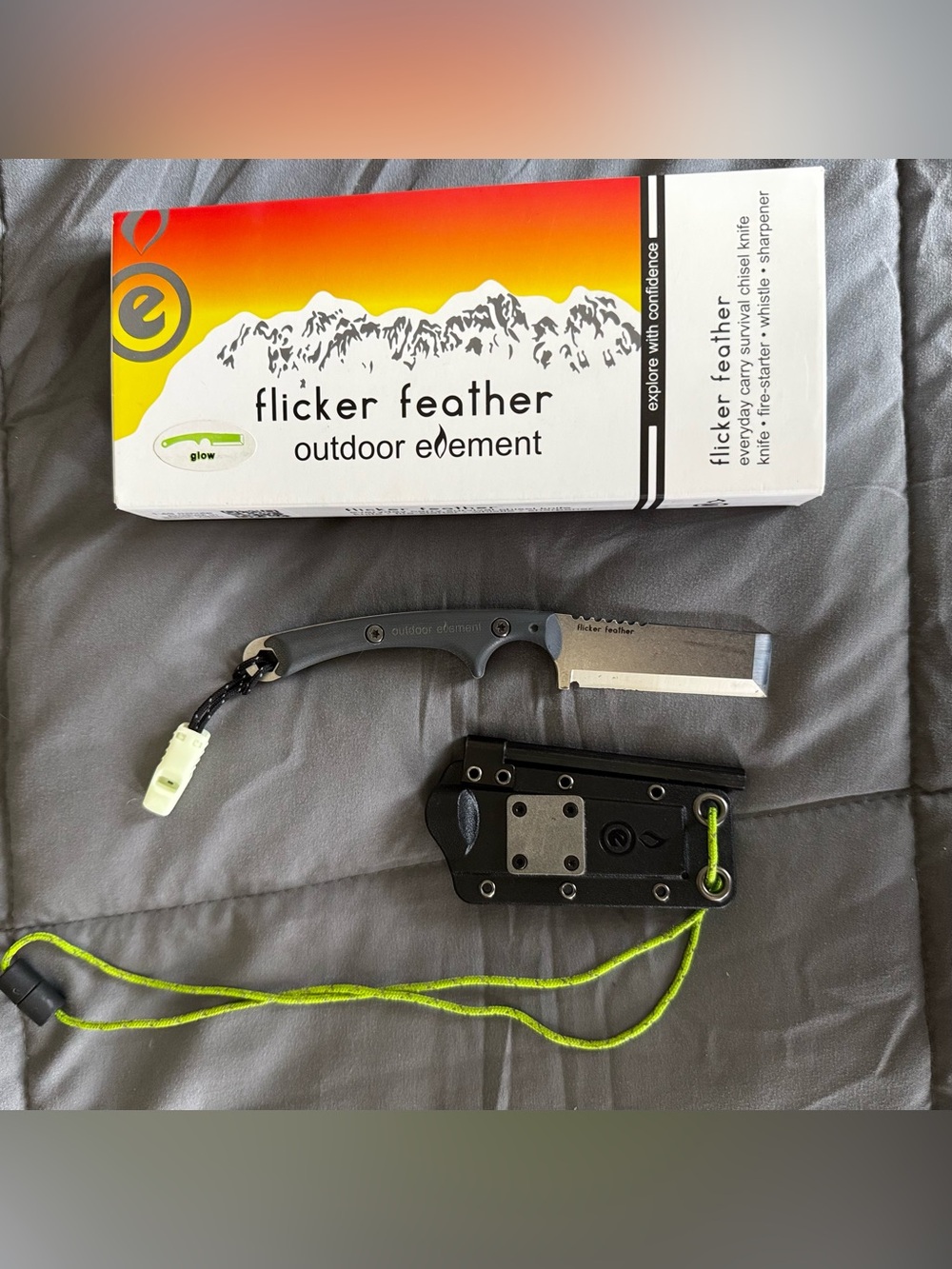 Flicker Feather Outdoor Element chisel - Gray with Neon Yellow Accents